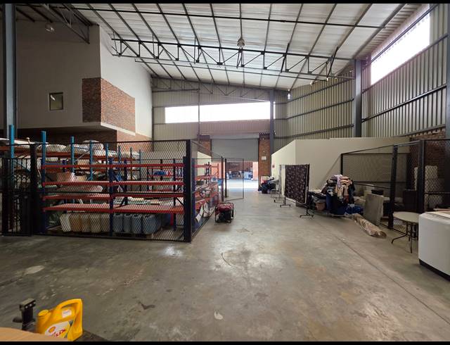 677M² WAREHOUSE TO LET IN COSMO BUSINESS PARK